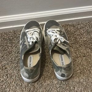 Steve Madden Emmi Camo Platform Sneakers | Camo Platform Tennis Shoes Size 8